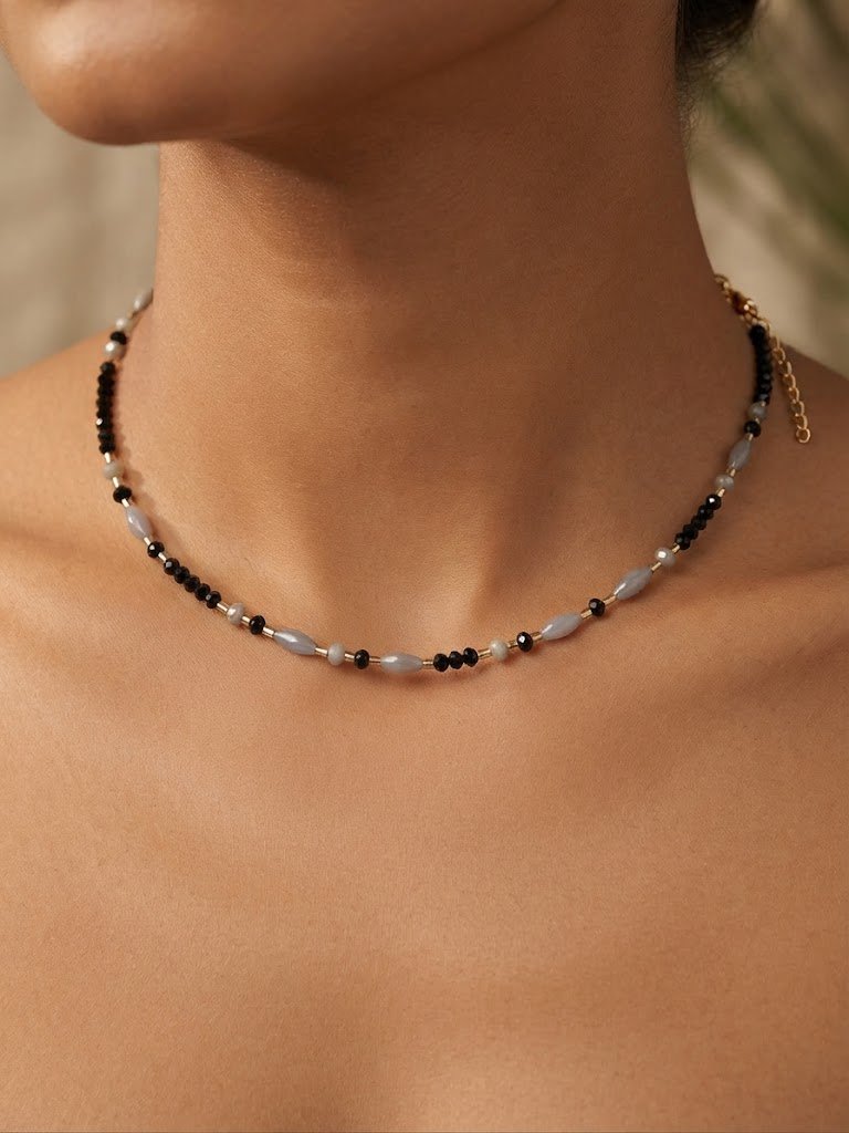 Siyah Kristal & Gri Sedef Choker Kolye