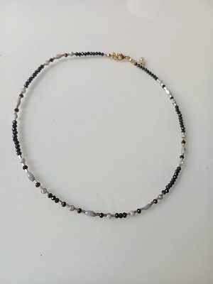 Siyah Kristal & Gri Sedef Choker Kolye